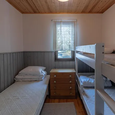 木屋 Kraatterimoekki